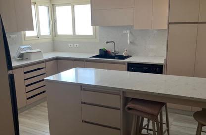 (بنتهاوس  (روف - 2 - 3 للايجار في نيو جيزة - طريق مصر اسكندرية الصحراوي - مدينة 6 أكتوبر - الجيزة