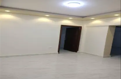 Apartment - 2 Bedrooms - 1 Bathroom for sale in Sheikh Zayed City - Giza