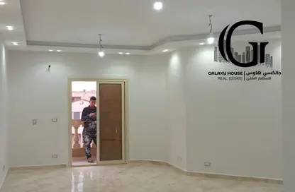 Apartment - 3 Bedrooms - 2 Bathrooms for sale in Street 61 - 6th Area West - Shorouk City - Cairo