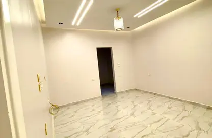 شقة - 3 غرف نوم - 2 حمامات للايجار في عمارات البنفسج - البنفسج - مدينة القاهرة الجديدة - القاهرة