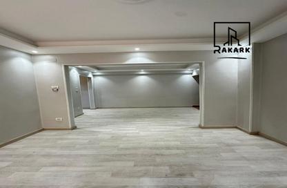 Apartment - 3 Bedrooms - 1 Bathroom for rent in Al Hegaz St. - Roxy - Heliopolis - Masr El Gedida - Cairo