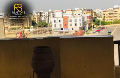 Roof - 3 Bedrooms - 3 Bathrooms for sale in 8th District - Sheikh Zayed City - Giza