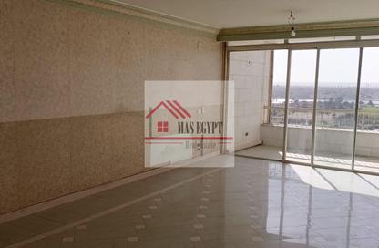 Apartment - 3 Bedrooms - 2 Bathrooms for sale in Cornish El Nile St. - Maadi - Hay El Maadi - Cairo