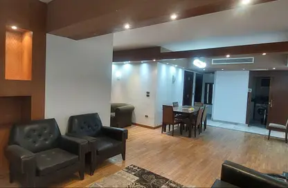 Apartment - 2 Bedrooms - 2 Bathrooms for rent in Street 11 - Maadi - Hay El Maadi - Cairo