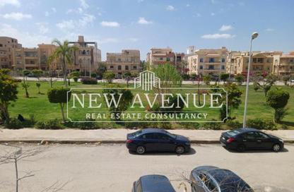 Apartment - 3 Bedrooms - 2 Bathrooms for sale in Area G - Ganoob El Acadimia - New Cairo City - Cairo