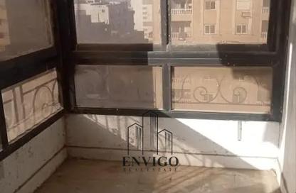 شقة - 3 غرف نوم - 2 حمامات للبيع في شارع عز الدين طه - المنطقة الأولى - مدينة نصر - القاهرة