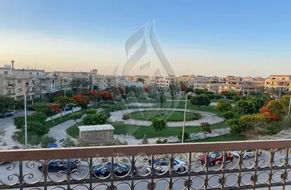 Apartment - 3 Bedrooms - 2 Bathrooms for sale in Al Narges 3 - Al Narges - New Cairo City - Cairo