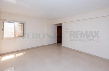 Apartment - 3 Bedrooms - 2 Bathrooms for sale in Port Said St. - Sporting - Hay Sharq - Alexandria