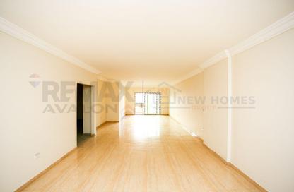 Apartment - 4 Bedrooms - 4 Bathrooms for sale in Laurent - Hay Sharq - Alexandria