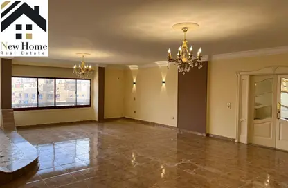 شقة - 4 غرف نوم - 2 حمامات للايجار في شارع النصر - حي المعادي - القاهرة