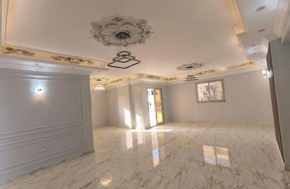 Apartment - 3 Bedrooms - 2 Bathrooms for sale in Nabil Khalil St. - 6th Zone - Nasr City - Cairo