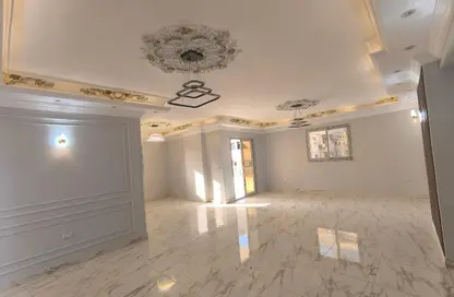 شقة - 3 غرف نوم - 2 حمامات للبيع في شارع نبيل خليل - المنطقة السادسة - مدينة نصر - القاهرة