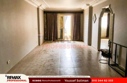 Apartment - 2 Bedrooms - 2 Bathrooms for sale in Moharam Bek St. - Moharam Bek - Hay Wasat - Alexandria