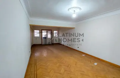 Apartment - 3 Bedrooms - 2 Bathrooms for rent in Azarita - Hay Wasat - Alexandria