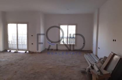 Apartment - 3 Bedrooms - 3 Bathrooms for sale in Al Shouyfat - 5th Settlement Compounds - The 5th Settlement - New Cairo City - Cairo