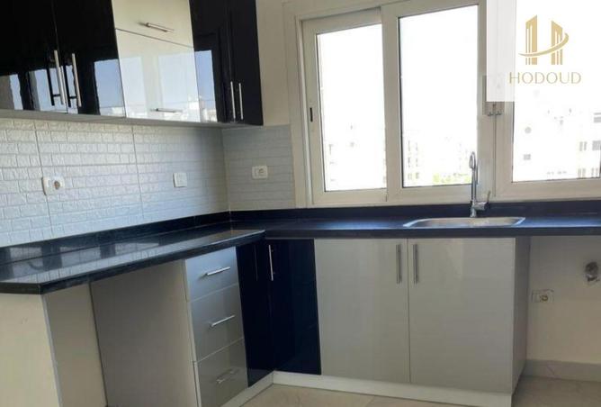 98279257 - Property Image 3