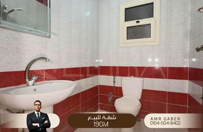 Apartment - 3 Bedrooms - 2 Bathrooms for sale in Abdel Moneim Al Dalel St. - Tharwat - Hay Sharq - Alexandria