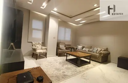 Apartment - 2 Bedrooms - 1 Bathroom for rent in Palm Hills Village Gate - South Investors Area - New Cairo City - Cairo