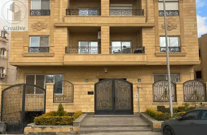 شقة - 3 غرف نوم - 2 حمامات للبيع في المنطقة ب - حى جنوب الاكايمية - مدينة القاهرة الجديدة - القاهرة