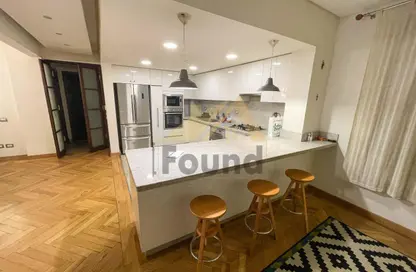 شقة - 2 غرف نوم - 2 حمامات للايجار في شارع محمد مرعشلي - الزمالك - القاهرة