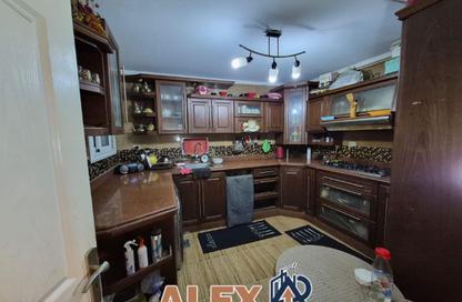 Apartment - 3 Bedrooms - 2 Bathrooms for sale in Al Mosheer Ahmed Ismail St. - Sidi Gaber - Hay Sharq - Alexandria