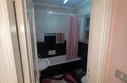 شقة - 2 غرف نوم - 1 حمام للبيع في شارع النزهه - ارض الجولف - مصر الجديدة - القاهرة