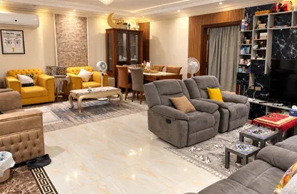 Apartment - 3 Bedrooms - 3 Bathrooms for sale in Tijan - Zahraa El Maadi - Hay El Maadi - Cairo