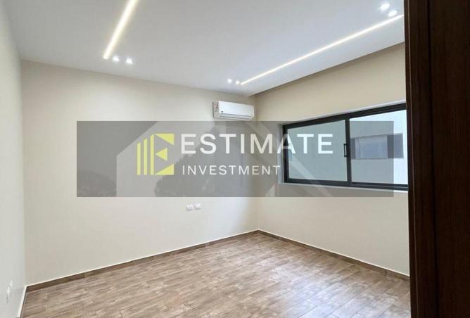 81302027 - Property Image 2