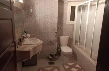 Apartment - 2 Bedrooms - 1 Bathroom for sale in Al Sefarat District - Nasr City - Cairo