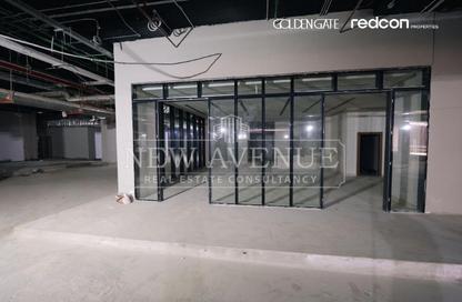 Retail - Studio - 1 Bathroom for sale in Golden Gate - South Teseen St. - The 5th Settlement - New Cairo City - Cairo