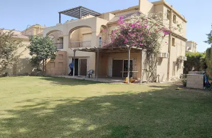 Villa - 4 Bedrooms - 4 Bathrooms for rent in Zayed 2000 - 4th District - Sheikh Zayed City - Giza
