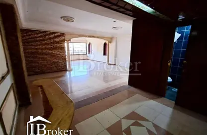 شقة - 3 غرف نوم - 2 حمامات للبيع في شارع احمد شوقي - بولكلي - حي شرق - الاسكندرية