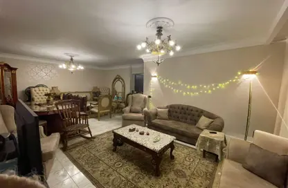 Apartment - 4 Bedrooms - 2 Bathrooms for sale in Street 28 - Al Hadaba Al Olya - Mokattam - Cairo