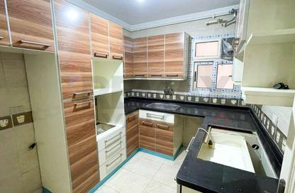 Apartment - 3 Bedrooms - 2 Bathrooms for sale in Omar Al Mokhtar St. - Janaklees - Hay Sharq - Alexandria