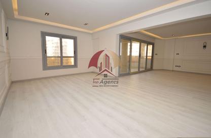 Apartment - 3 Bedrooms - 2 Bathrooms for sale in Hay Awal El Montazah - Alexandria