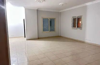 Apartment - 3 Bedrooms - 2 Bathrooms for rent in Ka'b Ibn Malik St. - Al Narges 6 - Al Narges - New Cairo City - Cairo