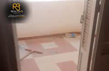 فيلا - 8 غرف نوم - 4 حمامات للبيع في الطريق الدولى - محور التعمير - كينج مريوط - حي العامرية - الاسكندرية