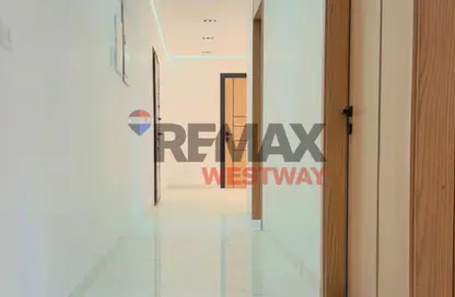 شقة - 3 غرف نوم - 3 حمامات للبيع في الحي السادس عشر - الشيخ زايد - الجيزة