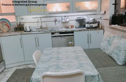 بناية كاملة - 8 غرف نوم - 8 حمامات للبيع في جنوب الاحياء - طريق الواحات - مدينة 6 أكتوبر - الجيزة