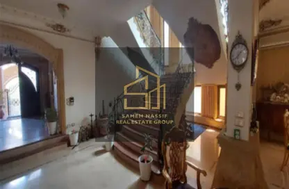 فيلا - 5 غرف نوم - 5 حمامات للايجار في طريق خدمه - حى جنوب الاكايمية - مدينة القاهرة الجديدة - القاهرة