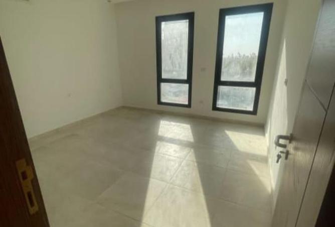 67737018 - صورة العقار 3