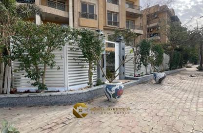 Apartment - 3 Bedrooms - 2 Bathrooms for sale in Al Khamayel city - Sheikh Zayed Compounds - Sheikh Zayed City - Giza