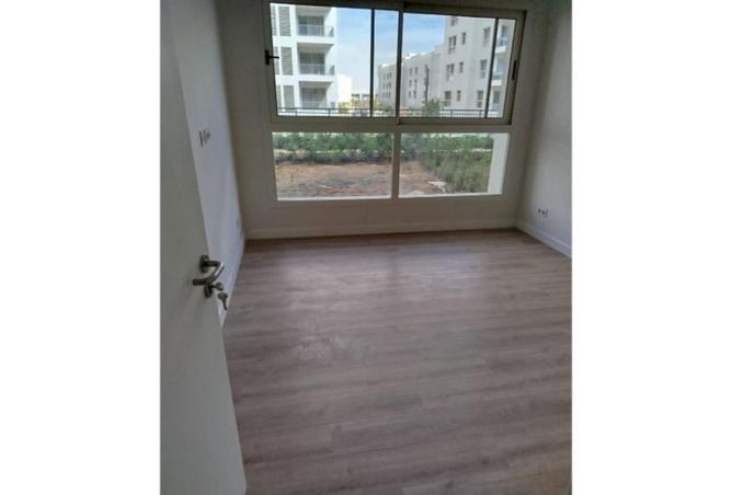 77048585 - Property Image 3