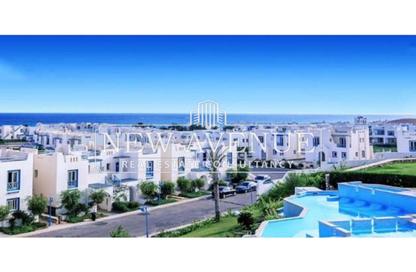 Chalet - 2 Bedrooms - 2 Bathrooms for sale in Mountain View - Ras Al Hekma - North Coast