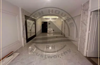 Apartment - 3 Bedrooms - 2 Bathrooms for rent in Albert Al Awal St. - Smouha - Hay Sharq - Alexandria