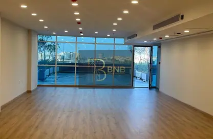 مساحات مكتبية - 6 غرف نوم - 2 حمامات للايجار في شارع التسعين الشمالي - التجمع الخامس - مدينة القاهرة الجديدة - القاهرة