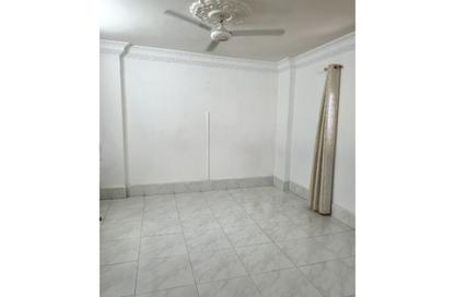 Apartment - 3 Bedrooms - 1 Bathroom for sale in Hosny Ahmed Khalaf - 6th Zone - Nasr City - Cairo