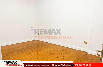 Apartment - 3 Bedrooms - 1 Bathroom for rent in Abd Al Hameed El Deeb St. - Tharwat - Hay Sharq - Alexandria