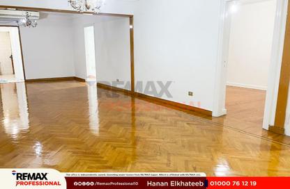 Apartment - 3 Bedrooms - 1 Bathroom for rent in Abd Al Hameed El Deeb St. - Tharwat - Hay Sharq - Alexandria