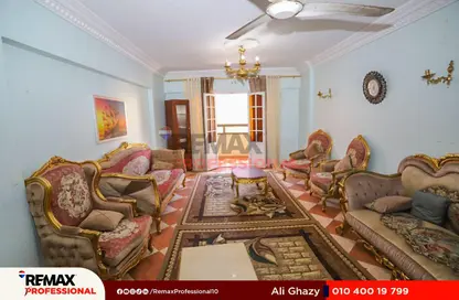 Apartment - 3 Bedrooms - 1 Bathroom for sale in Mahmoud Al Essawy St. - Miami - Hay Awal El Montazah - Alexandria